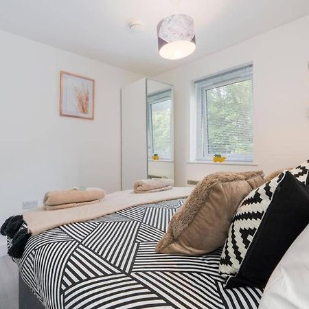 Forest View Apartment- Private Balcony Southampton Exteriör bild
