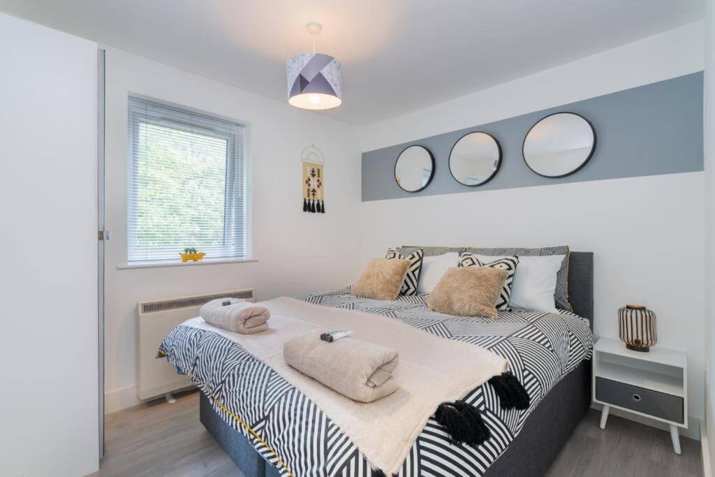 Forest View Apartment- Private Balcony Southampton Exteriör bild